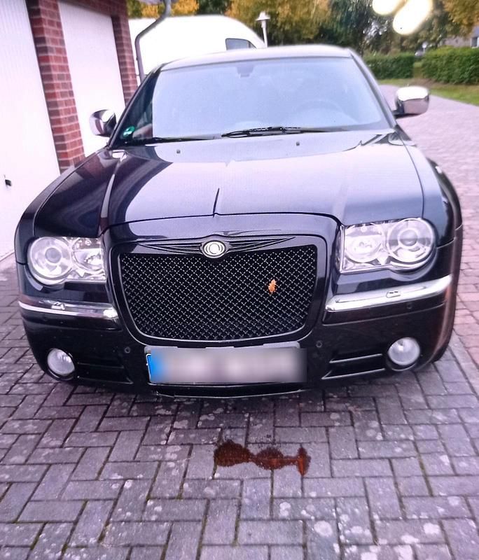 Schwarz Gebraucht 2010 Chrysler 300C Limousine | 4.900 € - Bild 1/4