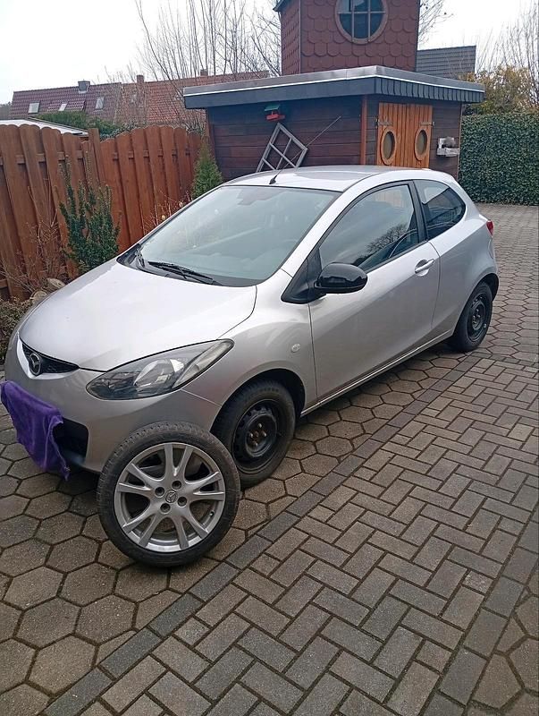 Gebraucht Mazda 2 85 PS (62 kW) 2008 Silber Kleinwagen