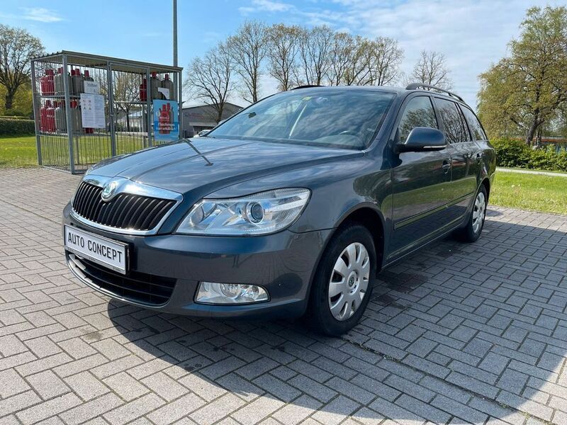 Grau Gebraucht 2011 Skoda Octavia Kombi | 4.499 € (Superpreis) - Bild 1/4
