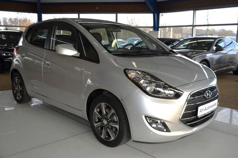 Gebraucht Hyundai ix20 YES! 125 PS (91 kW) 2017 Silber Kleinwagen