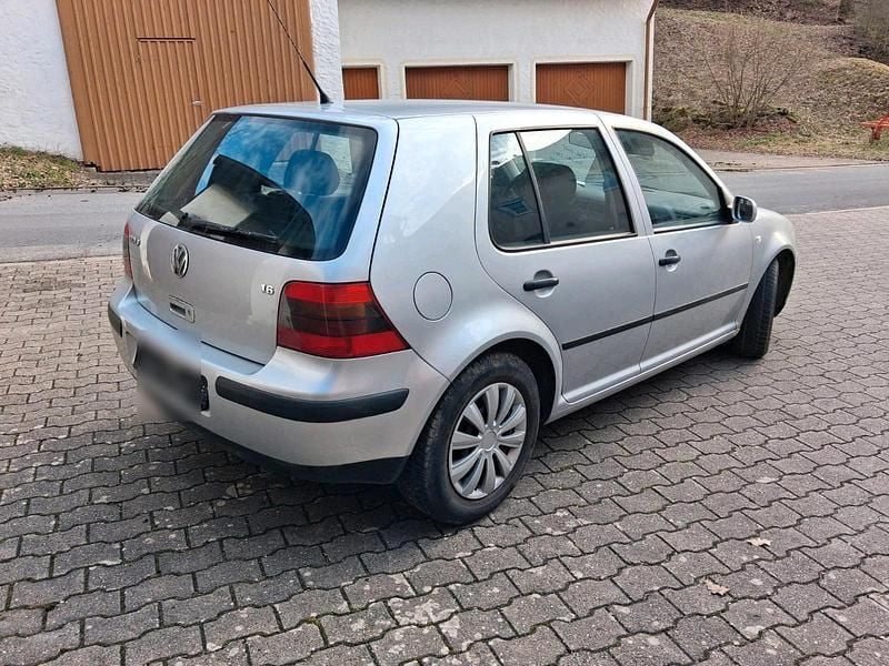 Gebraucht VW Golf IV 105 PS (77 kW) 2002 Silber Limousine