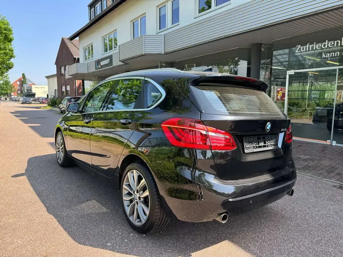 Gebraucht BMW 220 Luxury Line 192 PS (141 kW) 2017 Black sapphire metallic Van / Kleinbus