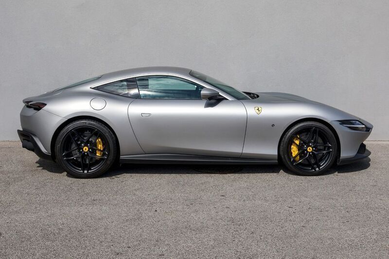 Second-hand Ferrari Roma 620 CP (456 kW) 2023 Argintiu Coupe