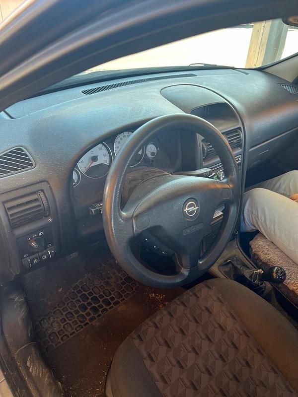 Silber Gebraucht 2002 Opel Astra Kombi | 450 € (Superpreis) - Bild 1/4