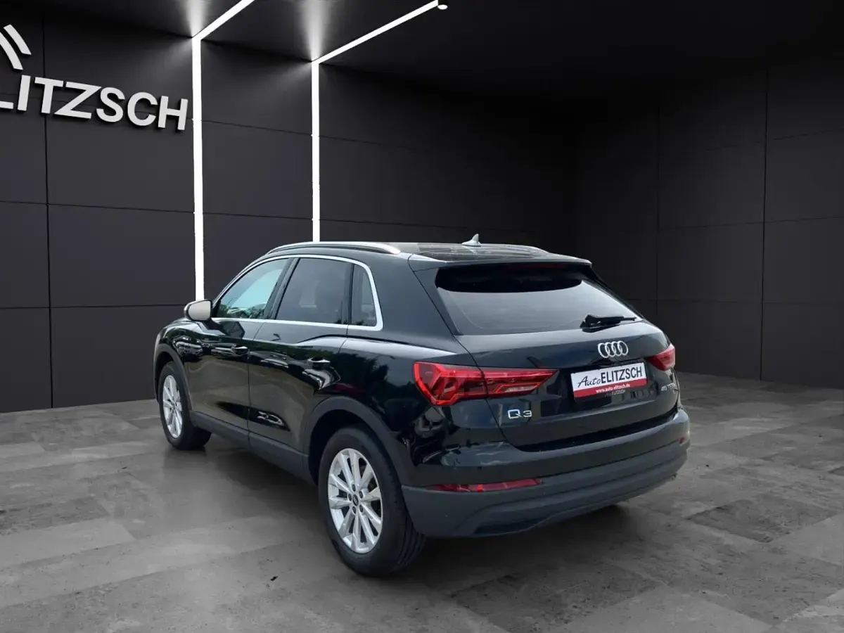 Gebraucht Audi Q3 Ambiente 245 PS (180 kW) 2022 Mythosschwarz metallic SUV