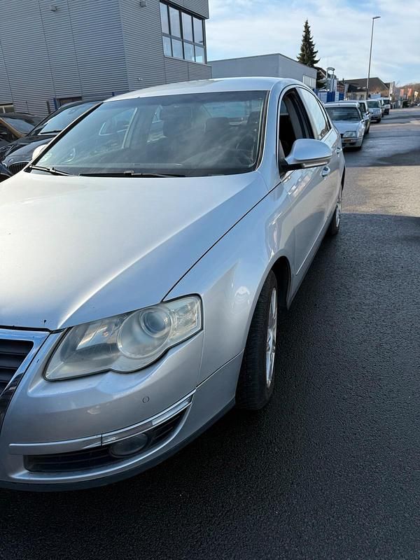 Gebraucht VW Passat 140 PS (102 kW) 2008 Silber Limousine
