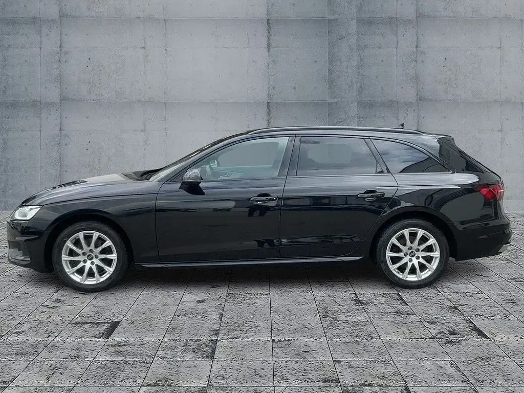 Gebraucht Audi A4 Advanced Plus 163 PS (119 kW) 2021 Mythosschwarz metallic Kombi