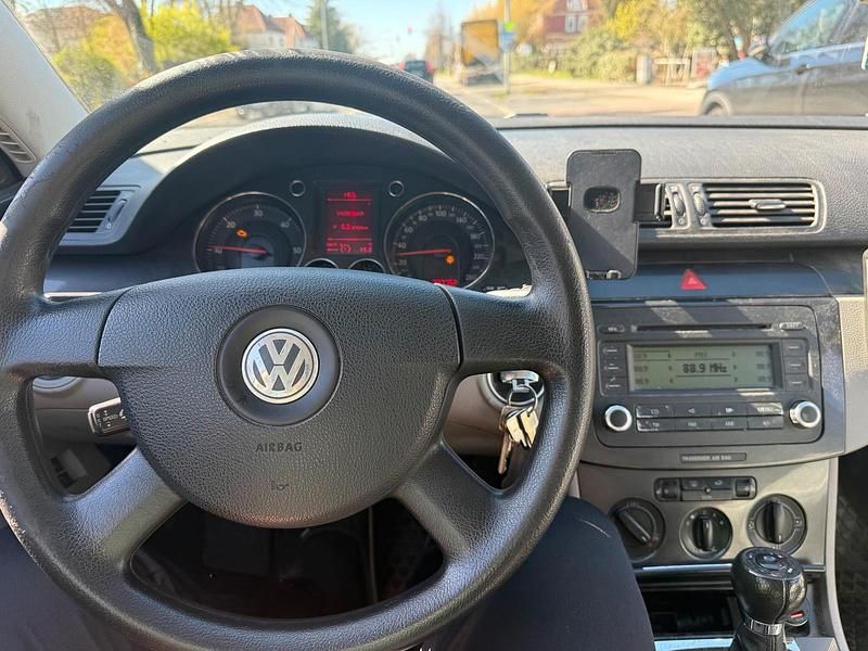 Używany VW Passat 105 KM (77 kW) 2006 Złoty Kombi