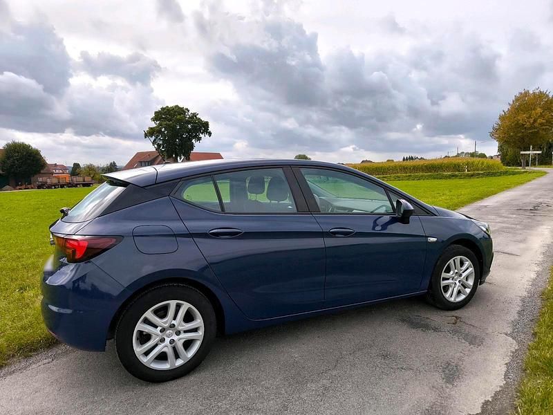 Gebraucht Opel Astra 100 PS (73 kW) 2018 Blau Limousine
