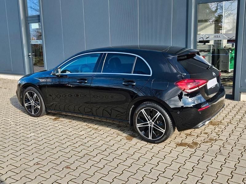 Gebraucht Mercedes A180 Progressive 136 PS (100 kW) 2021 Schwarz Limousine