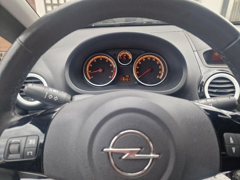 Gebraucht Opel Corsa 90 PS (66 kW) 2009 Weiß Kleinwagen