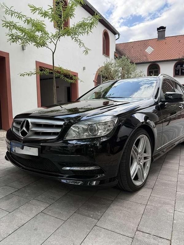 Schwarz Gebraucht 2011 Mercedes C300 AMG line Kombi | 9.000 € (Guter Preis) - Bild 1/4