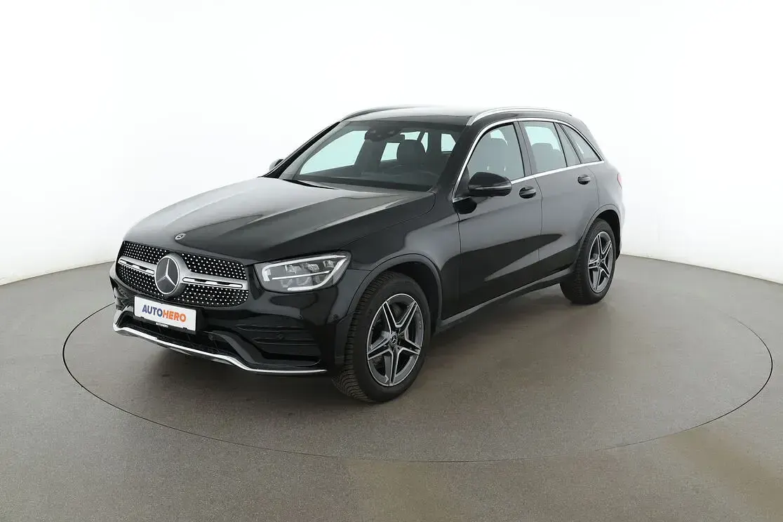 Gebraucht Mercedes GLC300 AMG line 258 PS (189 kW) 2021 SUV