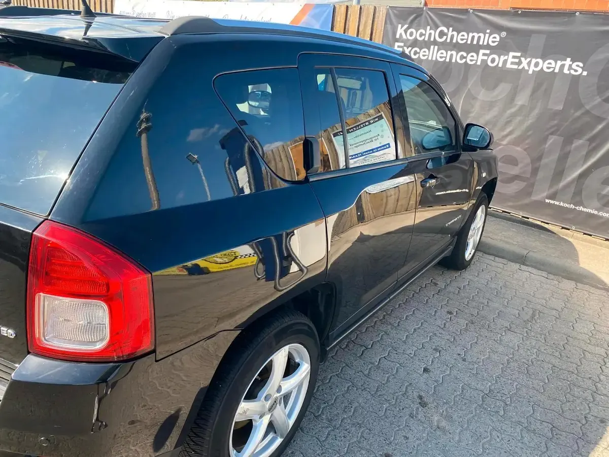 Gebraucht Jeep Compass 136 PS (100 kW) 2012 Schwarz SUV