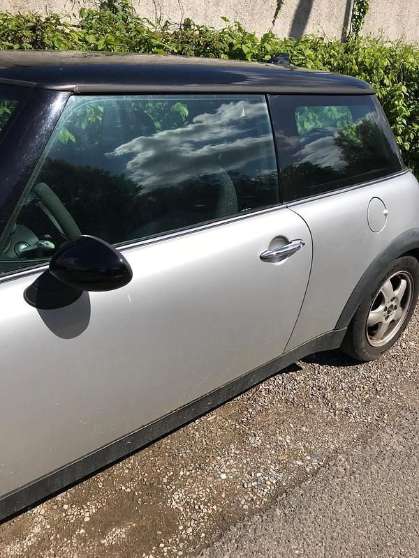 Second-hand Mini Cooper 90 CP (66 kW) 2002 Argintiu Hatchback