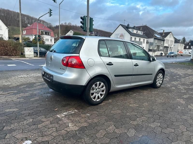 Gebraucht VW Golf V 115 PS (84 kW) 2004 Silber Kleinwagen