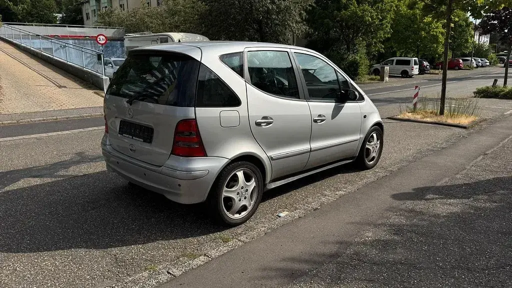 Gebraucht Mercedes A190 Avantgarde 125 PS (91 kW) 2003 Silber Kleinwagen