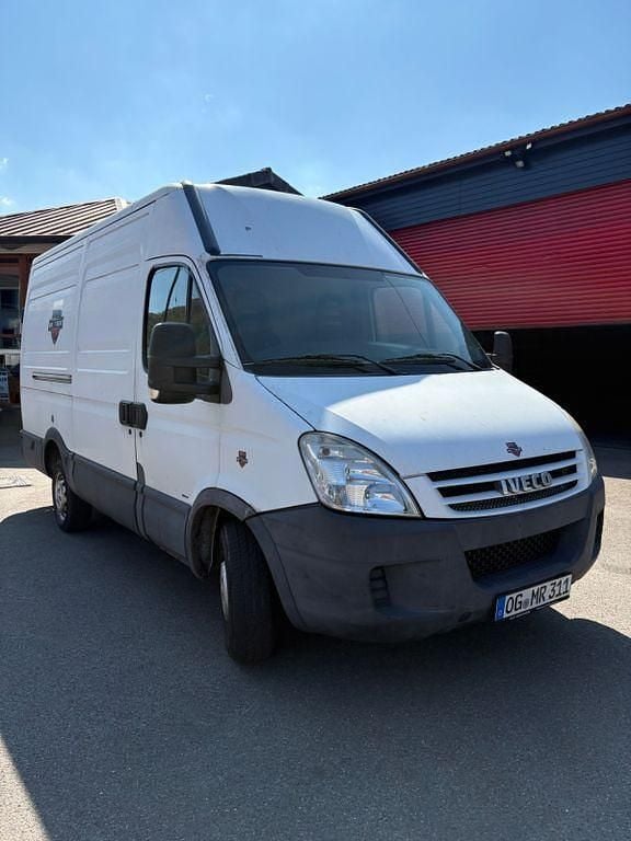 Second-hand Iveco Daily 116 CP (85 kW) 2009 Alb Berlinǎ