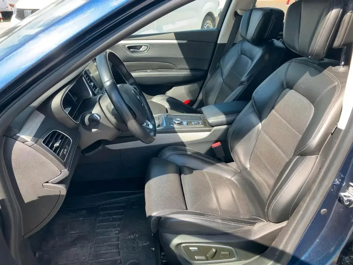 Gebraucht Renault Talisman GrandTour Initiale Paris 160 PS (117 kW) 2017 Blau Kombi