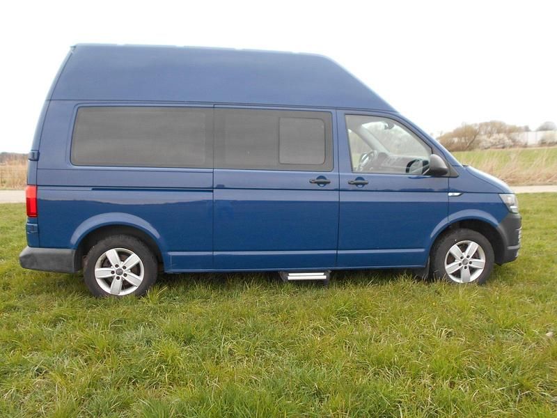 Gebraucht VW Caravelle 102 PS (75 kW) 2016 Blau Van