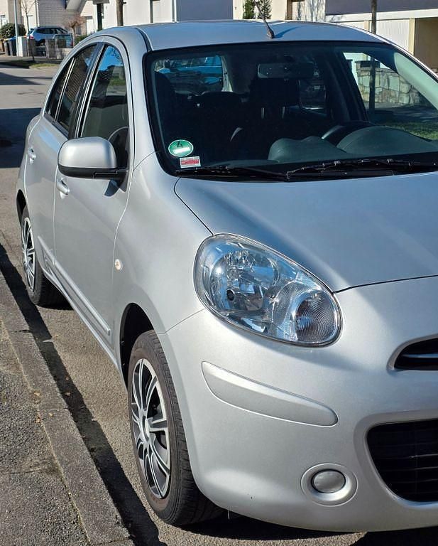 Gebraucht Nissan Micra Acenta 80 PS (58 kW) 2011 Silber Kleinwagen