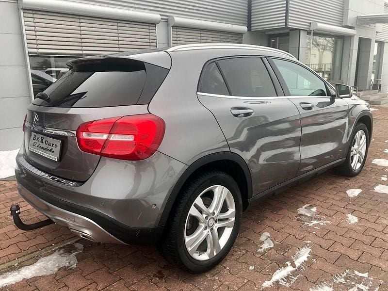 Gebraucht Mercedes GLA200 136 PS (100 kW) 2016 Grau SUV