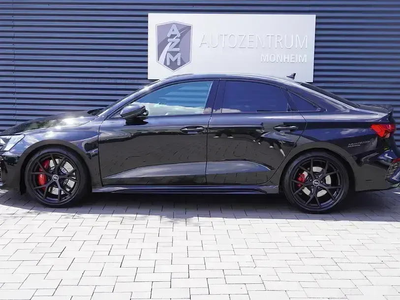 Gebraucht Audi RS3 Comfort 400 PS (294 kW) 2024 Mythosschwarz metallic Limousine