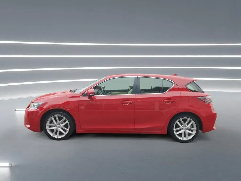 Gebraucht Lexus CT200h Luxury Line 136 PS (100 kW) 2016 Rot Limousine