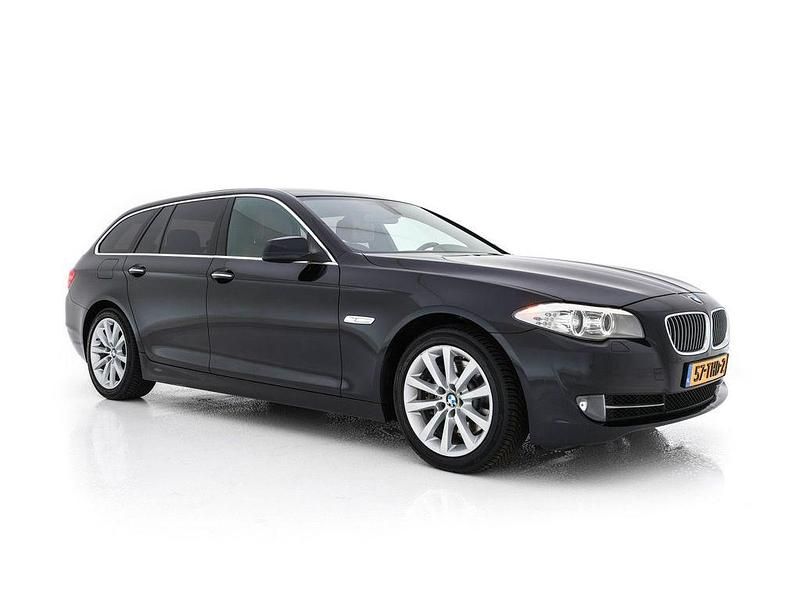 Schwarz Gebraucht 2012 BMW 528 Executive Kombi | 7.645 € - Bild 1/4