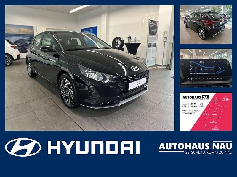 Phantom black / met Neu 2025 Hyundai i20 Trend Limousine | 22.049 € (Fairer Preis) - Bild 1/4