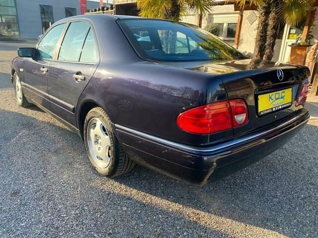Gebraucht Mercedes E320 Avantgarde 224 PS (164 kW) 1997 Schwarz Limousine