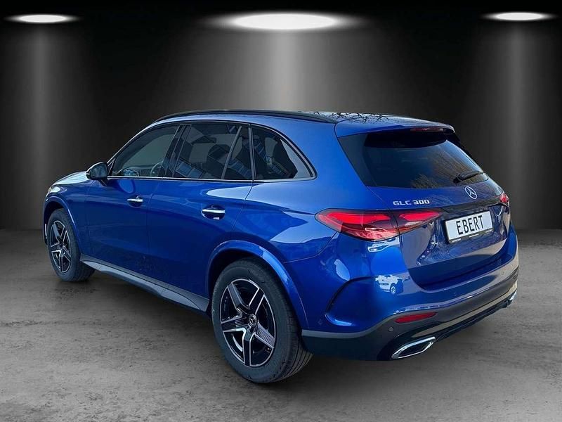 Gebraucht Mercedes GLC300 AMG 258 PS (189 kW) 2023 Spektralblau SUV