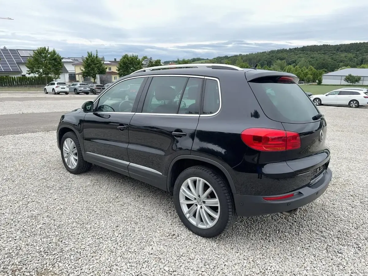 Gebraucht VW Tiguan Sport 211 PS (155 kW) 2013 Black (metallic) SUV