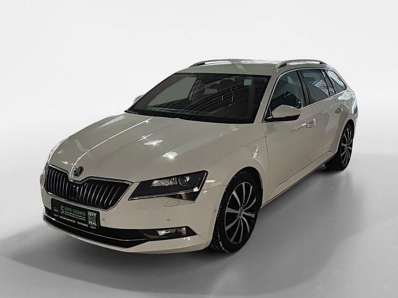 Gebraucht Skoda Superb Style 190 PS (139 kW) 2016 Weiß Kombi