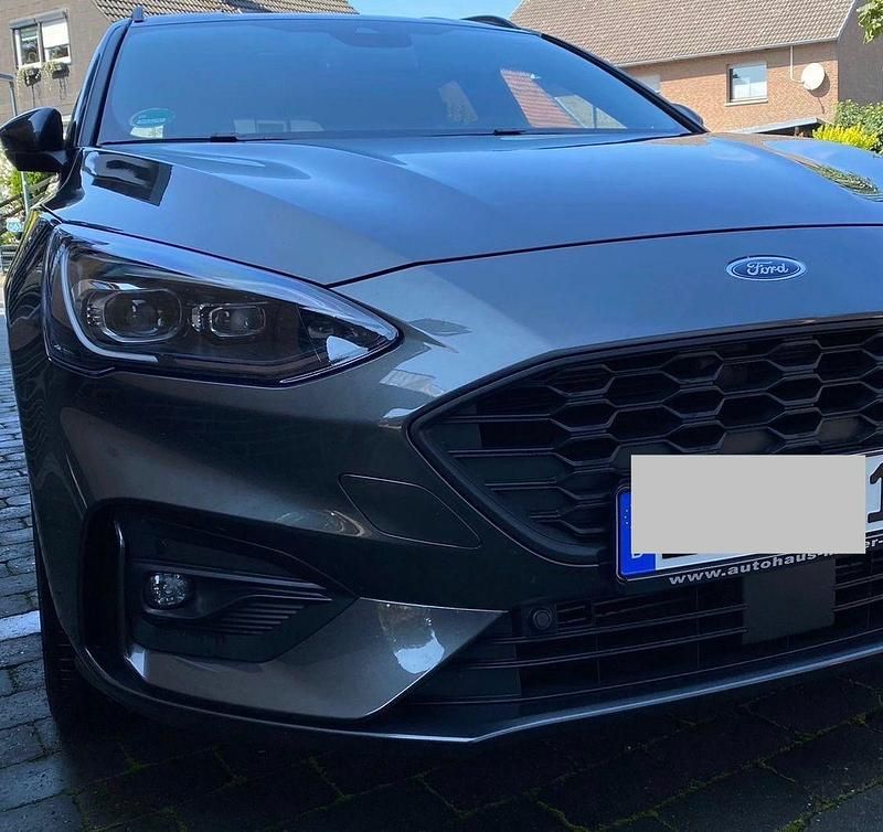 Gebraucht Ford Focus ST-Line X 155 PS (114 kW) 2021 Grau Kombi