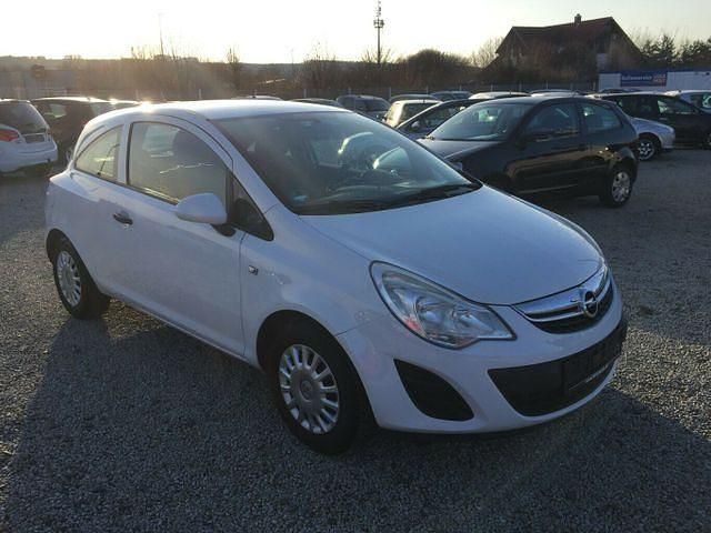 Gebraucht Opel Corsa Selection 69 PS (50 kW) 2011 Weiß Limousine