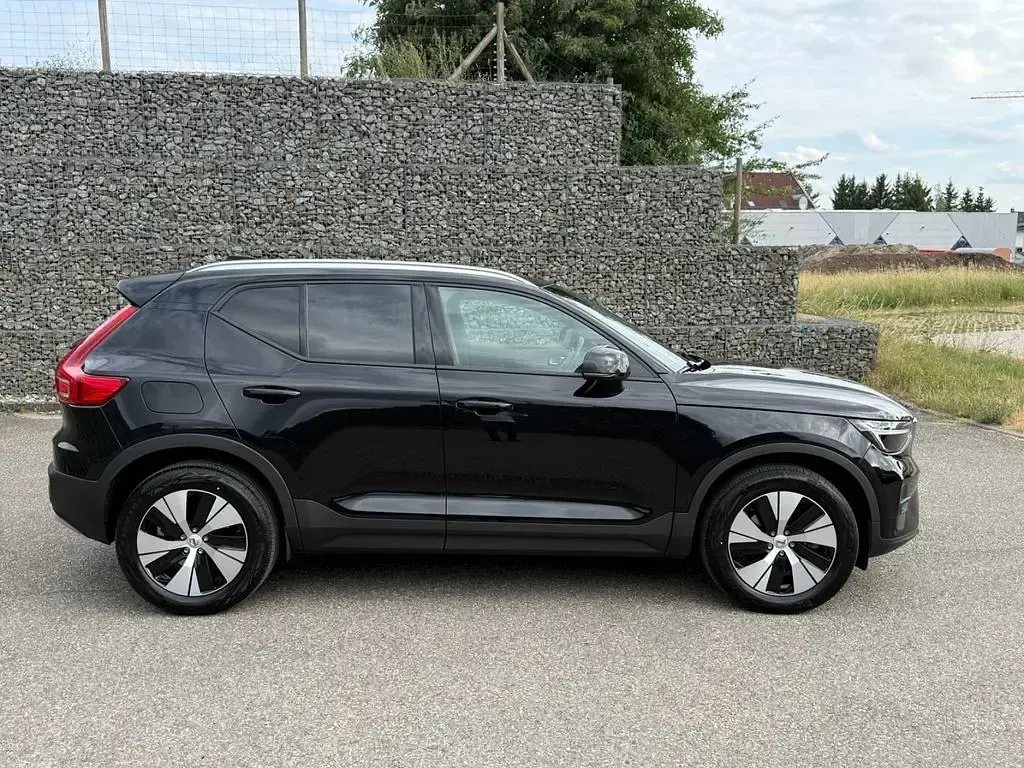 Gebraucht Volvo XC40 163 PS (119 kW) 2023 Schwarz SUV