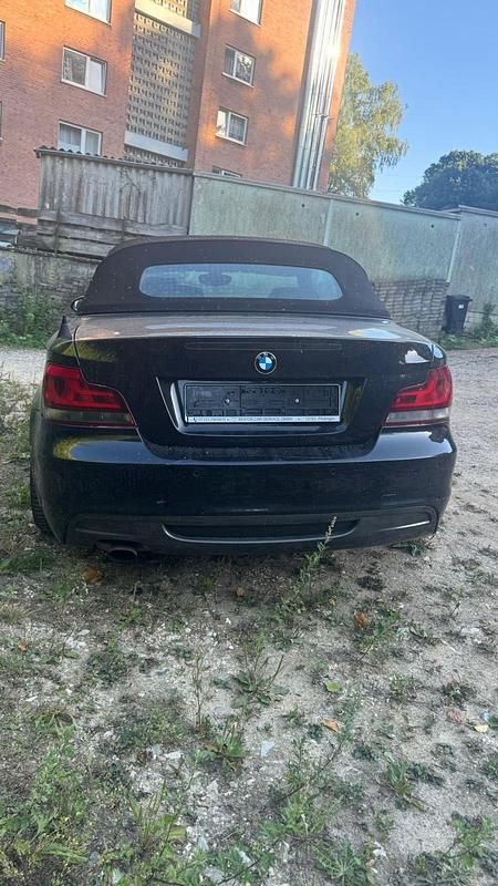 Schwarz Gebraucht 2009 BMW 118 Cabriolet M Sport Cabrio | 8.250 € (Superpreis) - Bild 1/4