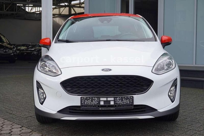 Gebraucht Ford Fiesta Active 86 PS (63 kW) 2018 Frozen white / red Kleinwagen