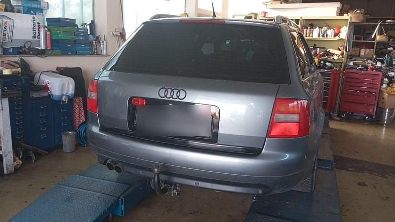 Grau Gebraucht 1998 Audi A6 Sport Kombi | 2.999 € (Fairer Preis) - Bild 1/4