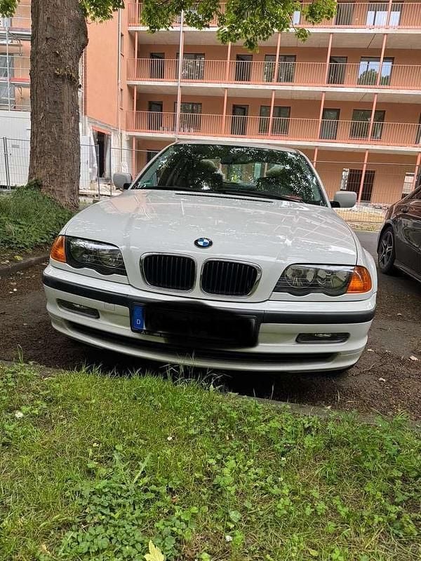 Gebraucht 1997 BMW 318 Sport Line Limousine | 4.149 € (Fairer Preis) - Bild 1/4