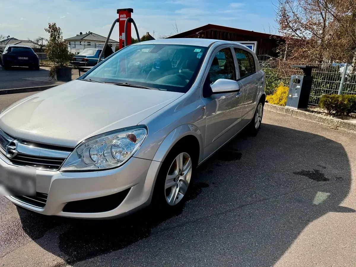Gebraucht Opel Astra 116 PS (85 kW) 2009 Grau Limousine