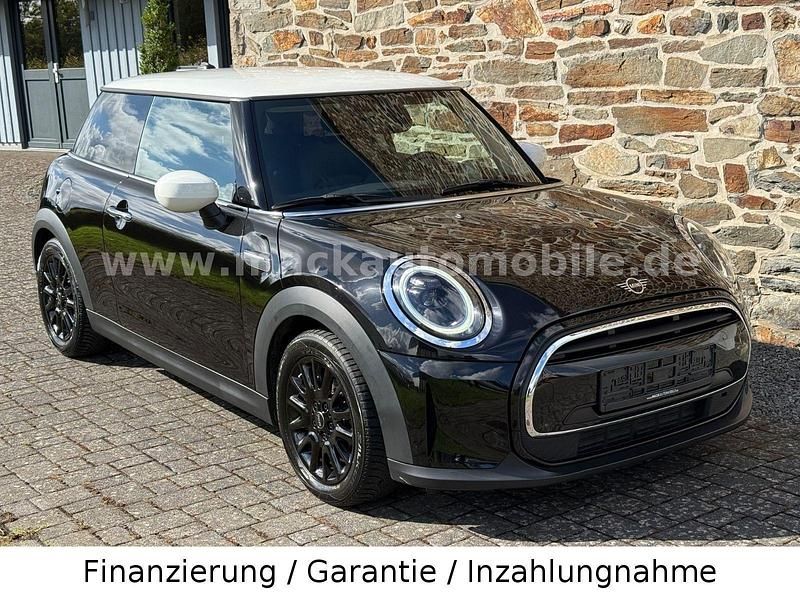 Midnight black Gebraucht 2021 Mini Cooper Classic Kleinwagen | 20.990 € (Etwas zu teuer) - Bild 1/3