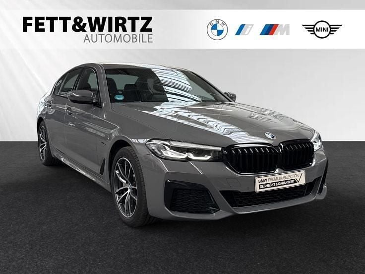 Berninagrau bernsteineffekt Gebraucht 2022 BMW 520 M Sport Limousine | 37.490 € (Fairer Preis) - Bild 1/2