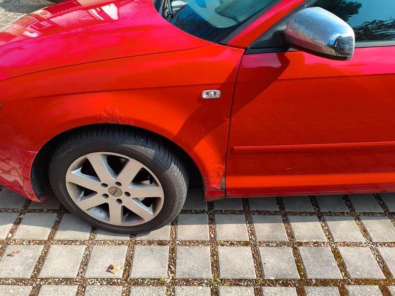 Gebraucht Audi A3 Attraction 102 PS (75 kW) 2003 Rot Kleinwagen