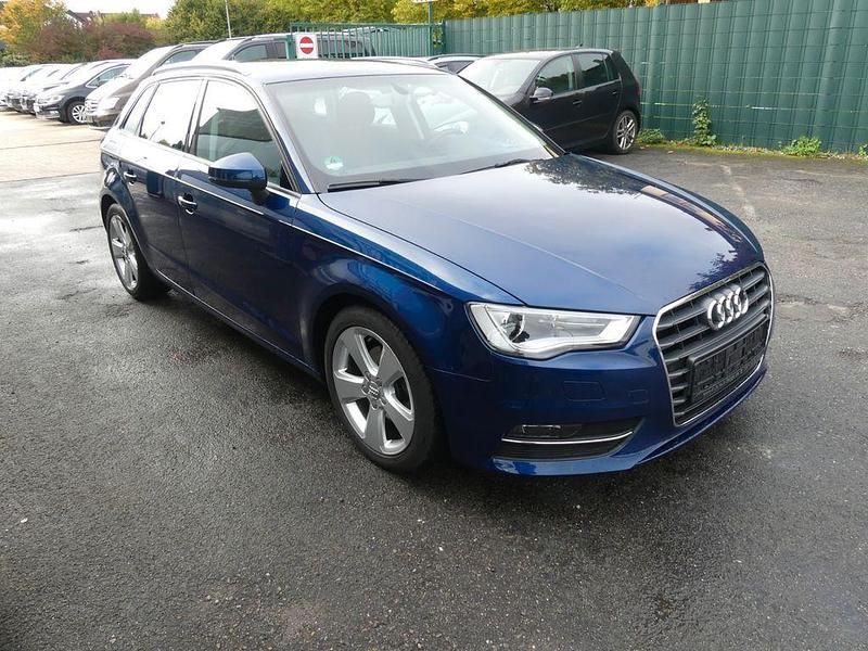 Gebraucht Audi A3 Ambition 150 PS (110 kW) 2015 Blau Limousine