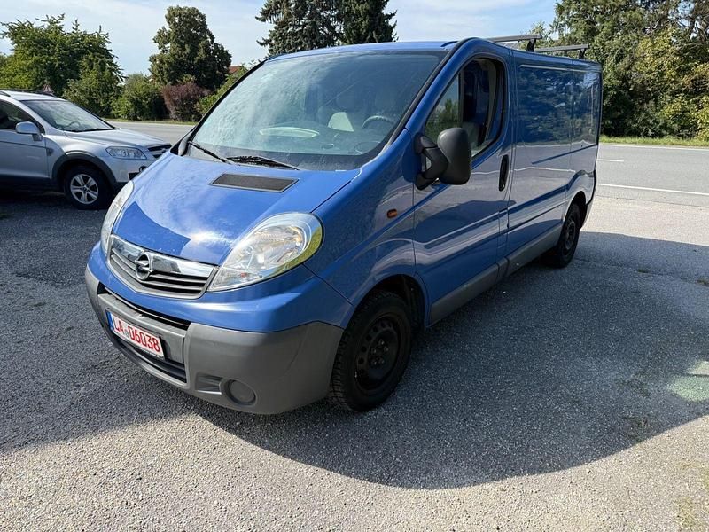 Blau Gebraucht 2011 Opel Vivaro Van | 4.499 € (Superpreis) - Bild 1/4