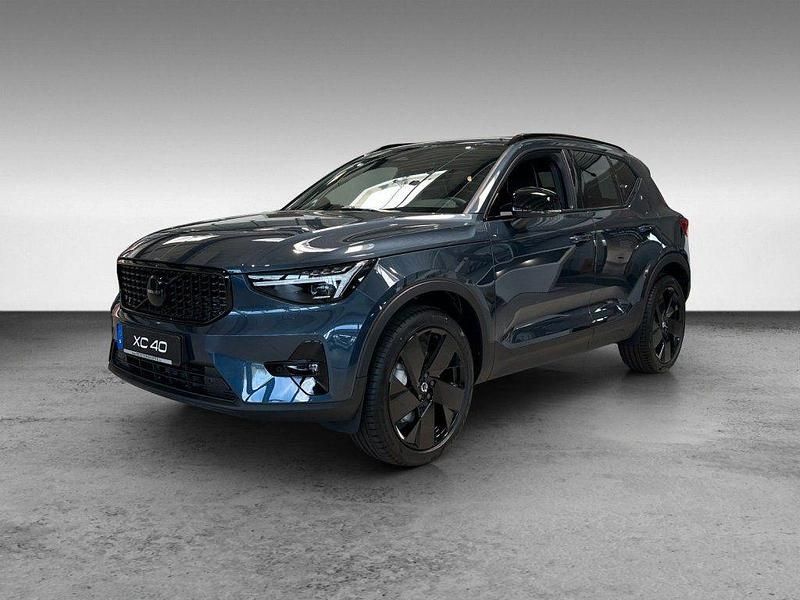 Neu Volvo XC40 Plus 197 PS (144 kW) 2026 Blau SUV