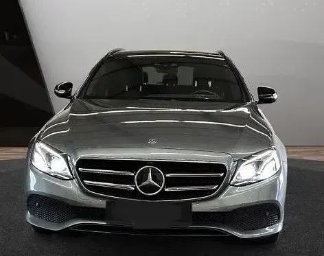Gebraucht Mercedes E450 Avantgarde 367 PS (269 kW) 2019 Grau Limousine