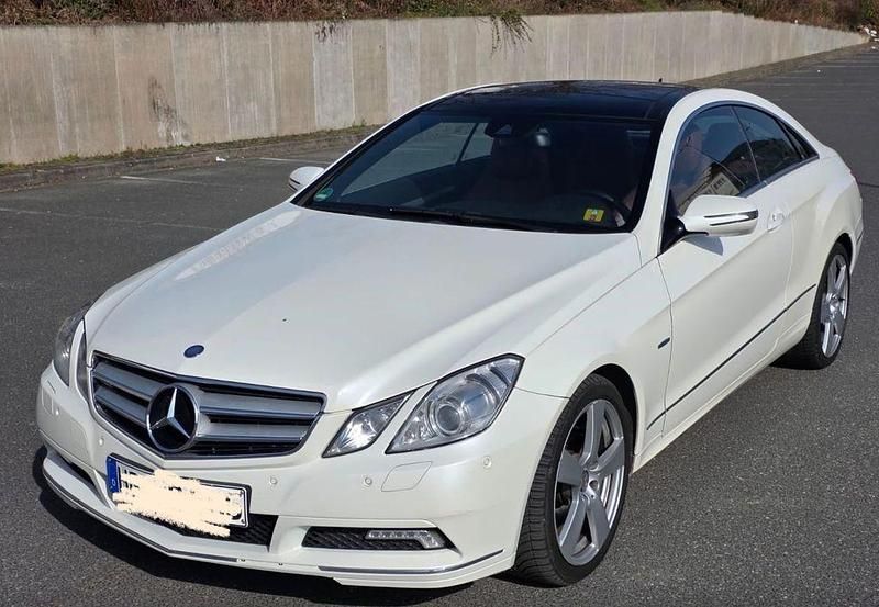 Gebraucht Mercedes E350 231 PS (169 kW) 2009 Weiß Coupé